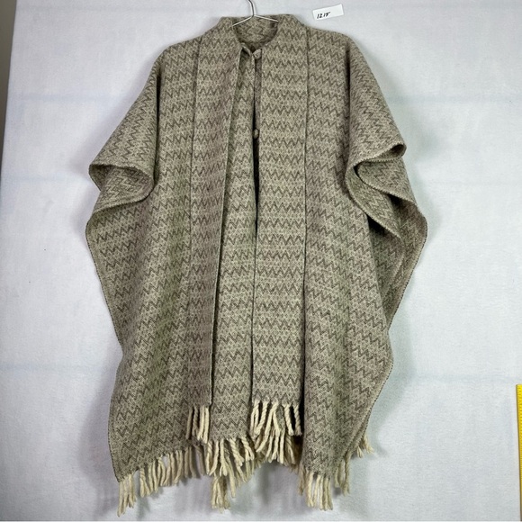 CONFECCIONES ARTILANA 100%Wool Poncho Cape Fringed Hem and Tie Neckline - Picture 15 of 16